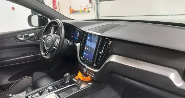 VOLVO XC 60 B4 D Plus Dark