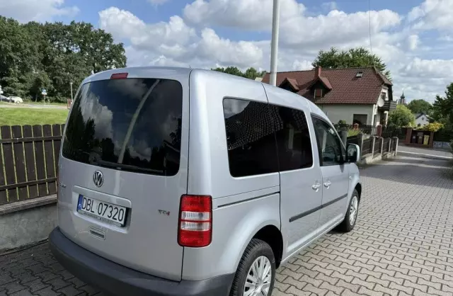 VOLKSWAGEN Caddy 