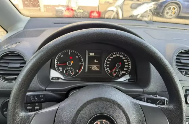 VOLKSWAGEN Caddy 