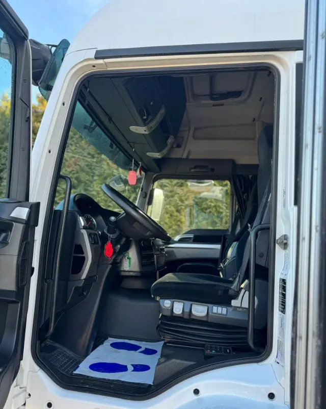 MAN MAN TGM 18.290/ IZOTERMA / OTWIERANY BOK/ /WINDA / 19 EUROPALET/ NISKI PRZEBIEG /SYPIALKA /ACC/EURO6 