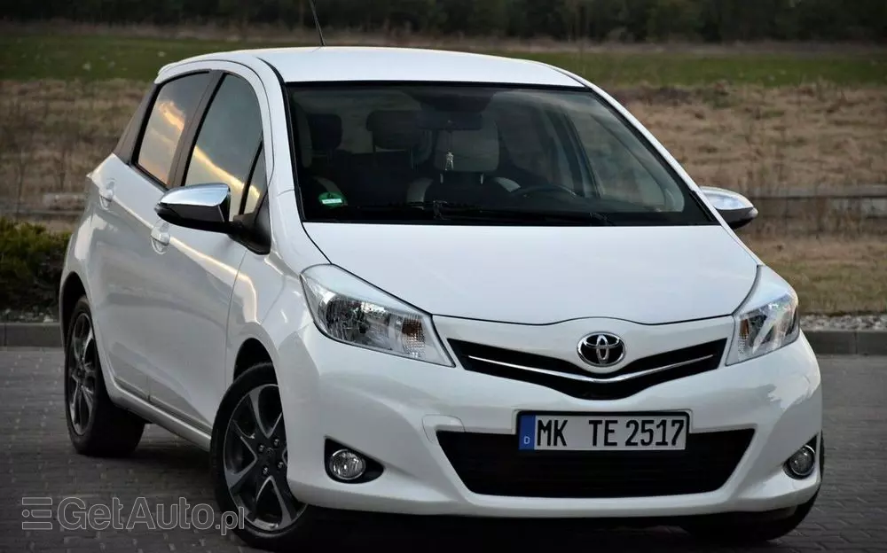 TOYOTA Yaris 