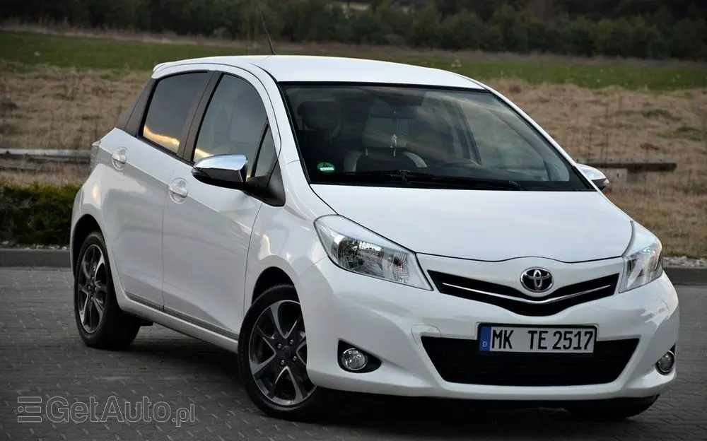 TOYOTA Yaris 