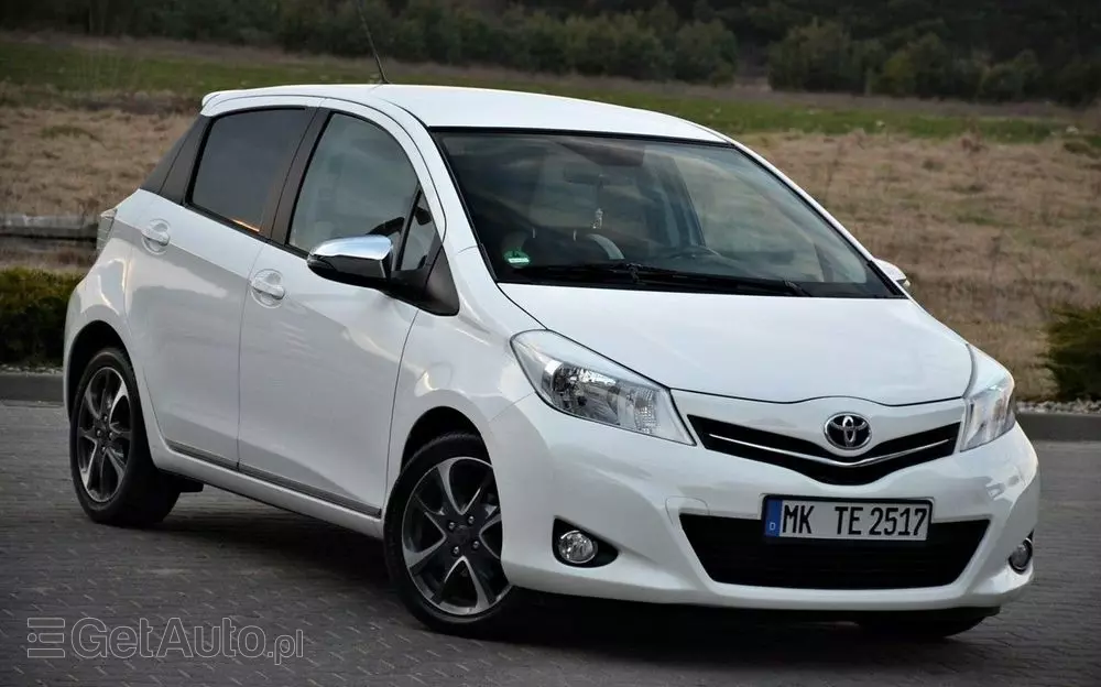 TOYOTA Yaris 