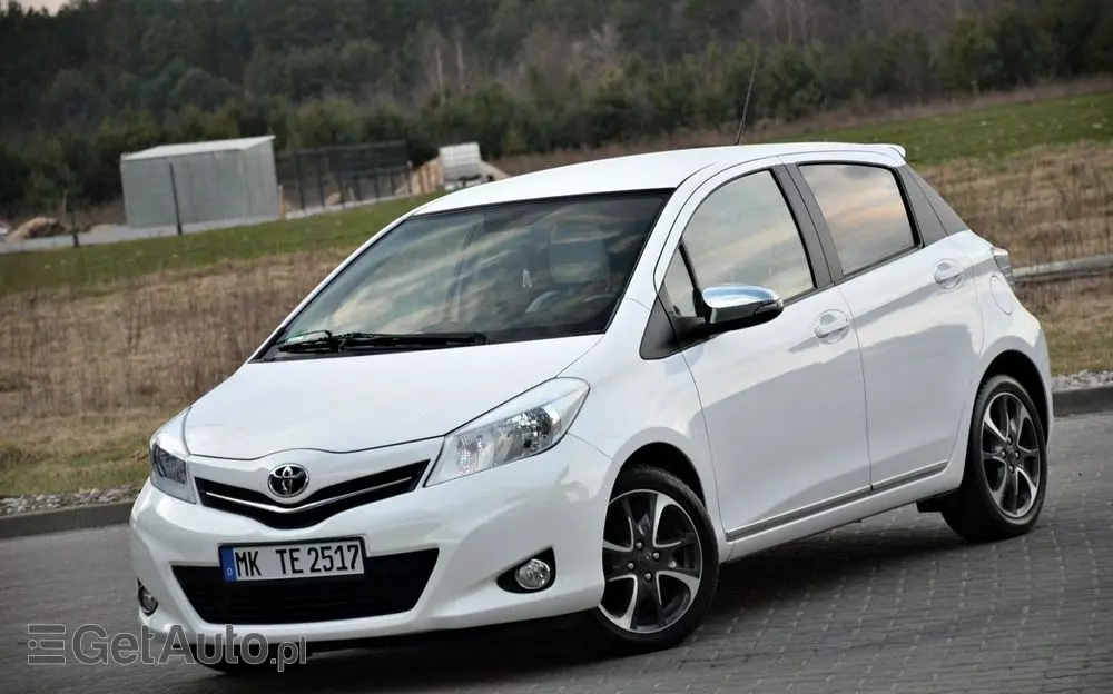 TOYOTA Yaris 