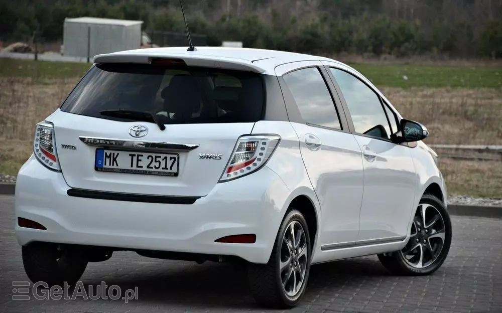 TOYOTA Yaris 