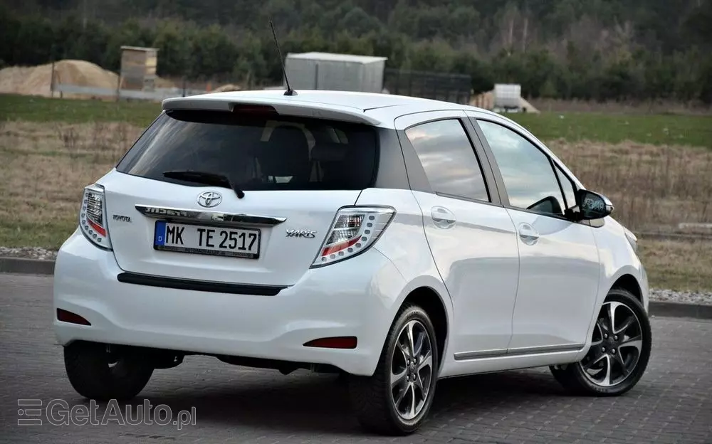 TOYOTA Yaris 