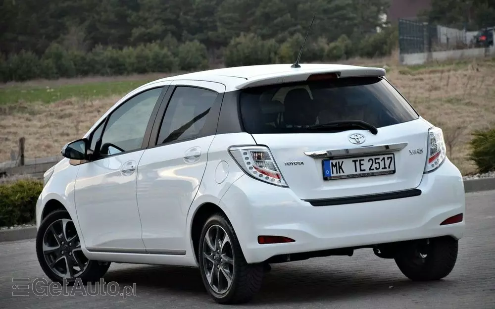 TOYOTA Yaris 
