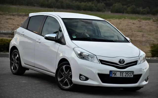 TOYOTA Yaris 