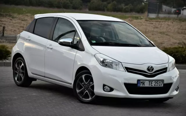 TOYOTA Yaris 