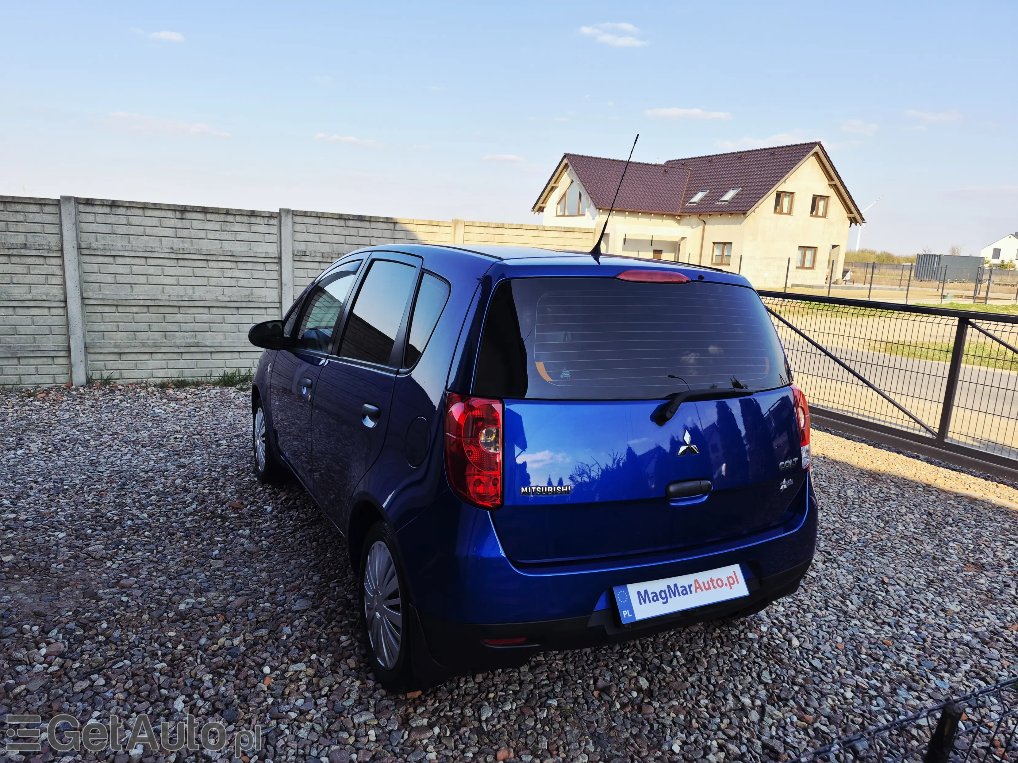 MITSUBISHI Colt Inform