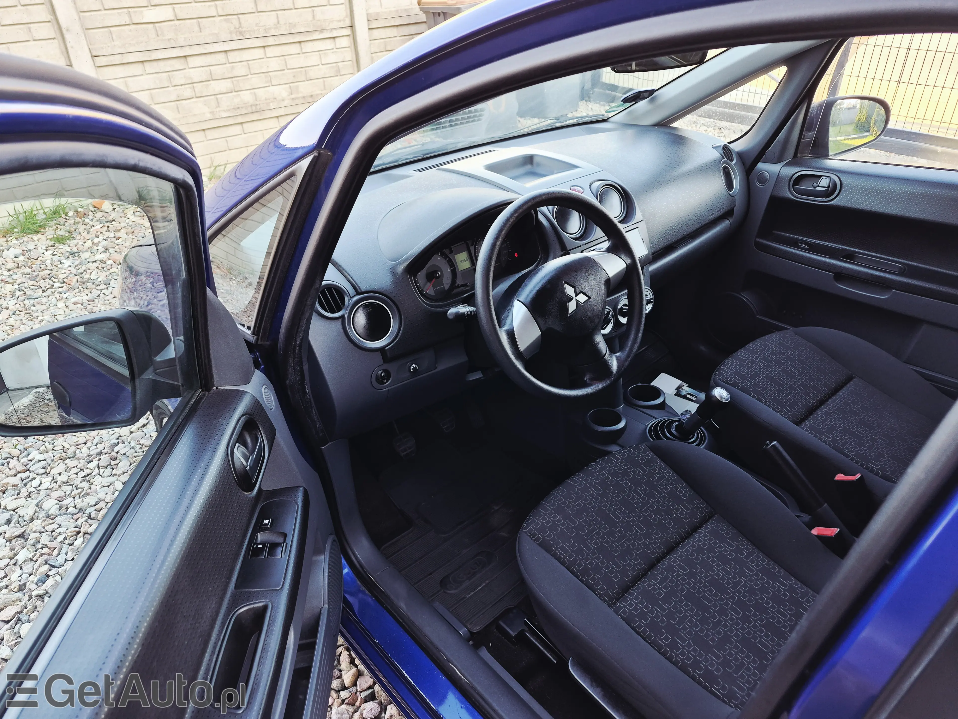 MITSUBISHI Colt Inform