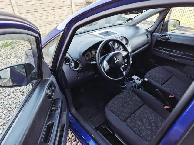 MITSUBISHI Colt Inform