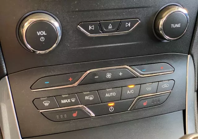 FORD Galaxy 2.0 TDCi Titanium