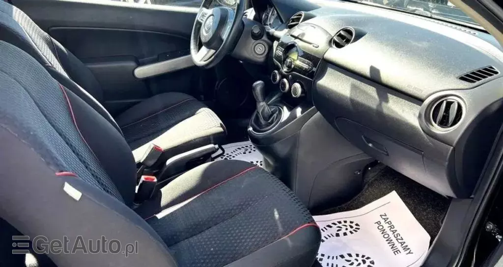 MAZDA 2 