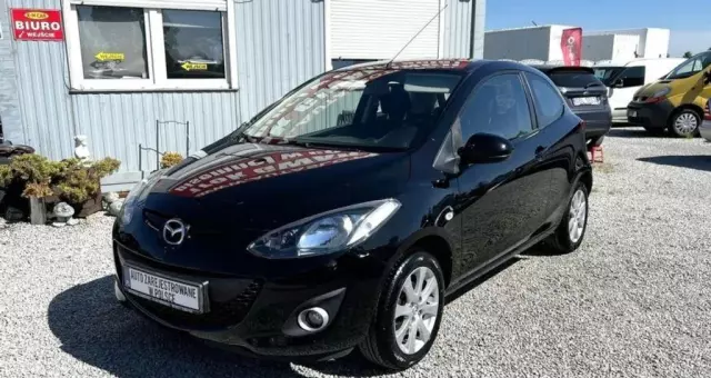 MAZDA 2 