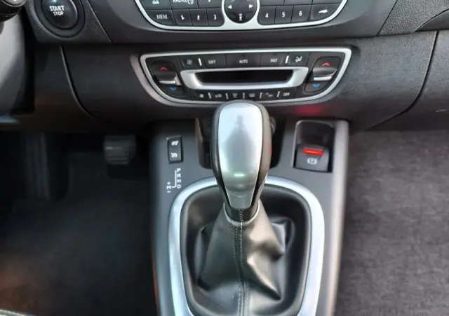 RENAULT Scenic 2.0 16V 140 CVT Dynamique