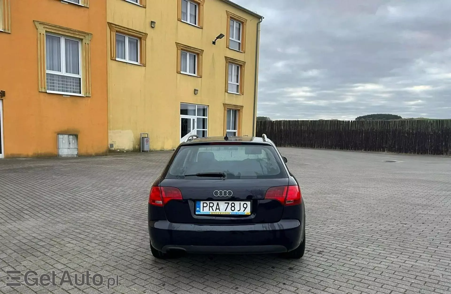 AUDI A4 
