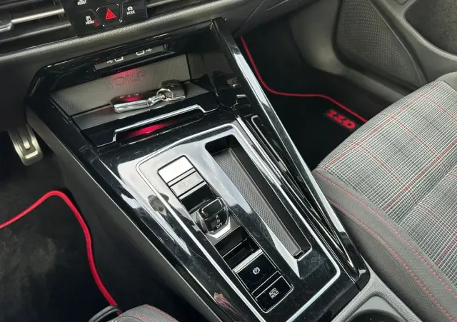 VOLKSWAGEN Golf 2.0 TSI OPF DSG GTI