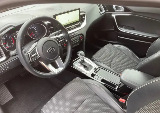 KIA XCeed 1.5 T-GDI Business Line DCT