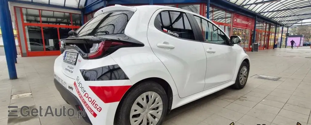 TOYOTA Yaris 