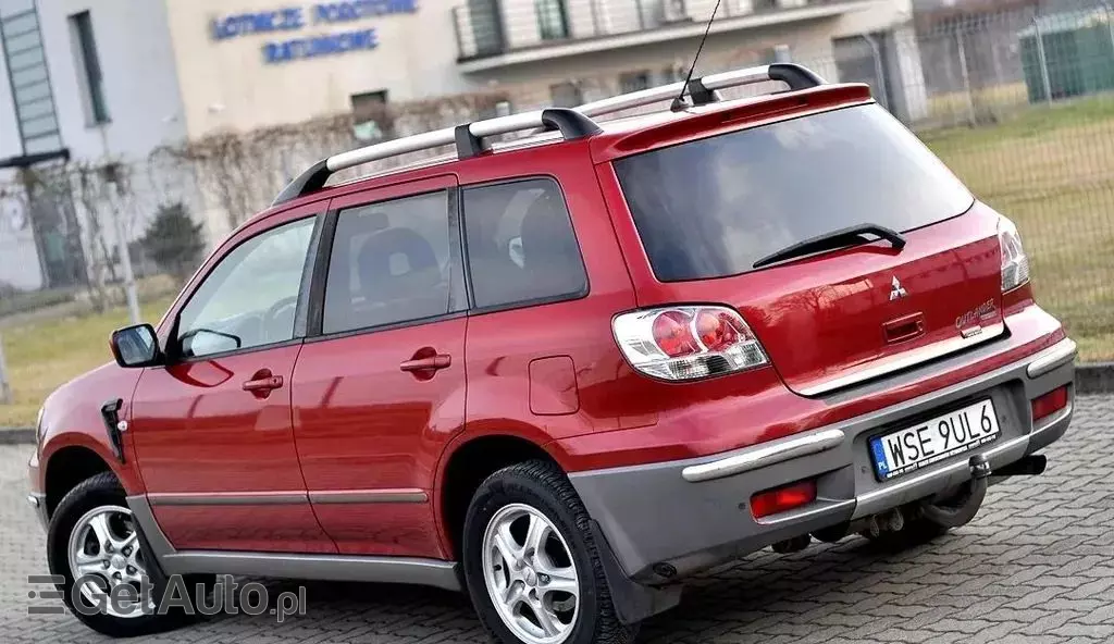 MITSUBISHI Outlander 