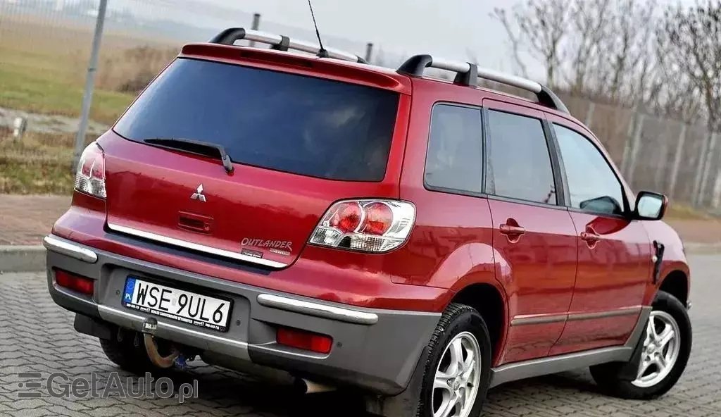 MITSUBISHI Outlander 