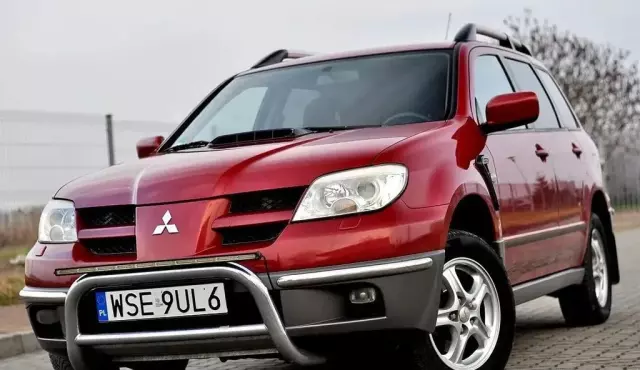 MITSUBISHI Outlander 