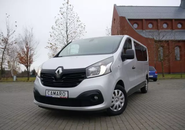RENAULT Trafic 