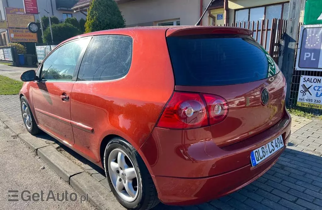 VOLKSWAGEN Golf 