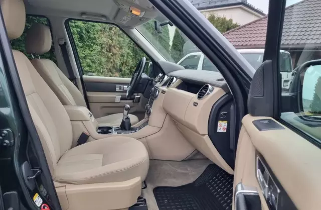 LAND ROVER Discovery 