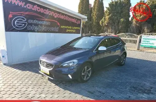 VOLVO V40 