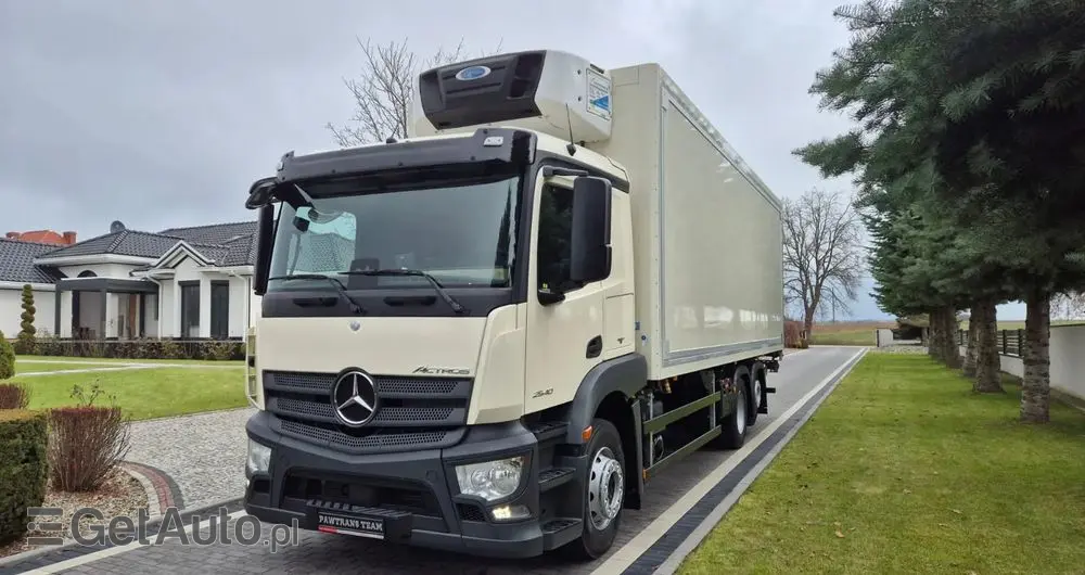 MERCEDES-BENZ MERCEDES-BENZ///ACTROS///2540/// 2017///26000KG///8.15///20 EUROPALET/// CHŁODNIA///CARIER///WINDA///BAR/// OŚ SKRĘTNA///STAN BARDZO DOBRY/// 