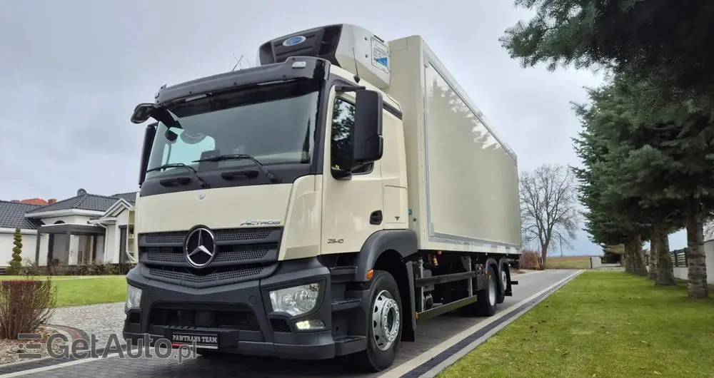 MERCEDES-BENZ MERCEDES-BENZ///ACTROS///2540/// 2017///26000KG///8.15///20 EUROPALET/// CHŁODNIA///CARIER///WINDA///BAR/// OŚ SKRĘTNA///STAN BARDZO DOBRY/// 