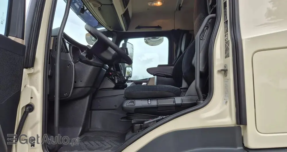 MERCEDES-BENZ MERCEDES-BENZ///ACTROS///2540/// 2017///26000KG///8.15///20 EUROPALET/// CHŁODNIA///CARIER///WINDA///BAR/// OŚ SKRĘTNA///STAN BARDZO DOBRY/// 