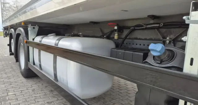 MERCEDES-BENZ MERCEDES-BENZ///ACTROS///2540/// 2017///26000KG///8.15///20 EUROPALET/// CHŁODNIA///CARIER///WINDA///BAR/// OŚ SKRĘTNA///STAN BARDZO DOBRY/// 