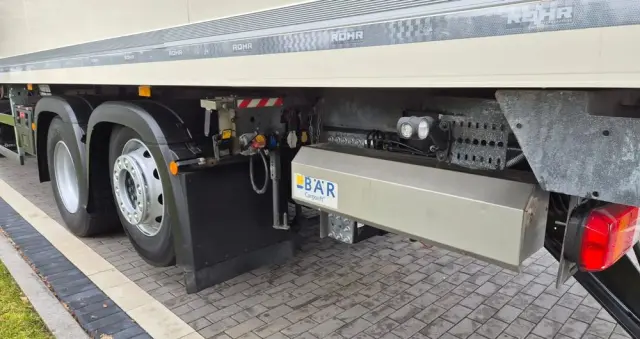 MERCEDES-BENZ MERCEDES-BENZ///ACTROS///2540/// 2017///26000KG///8.15///20 EUROPALET/// CHŁODNIA///CARIER///WINDA///BAR/// OŚ SKRĘTNA///STAN BARDZO DOBRY/// 