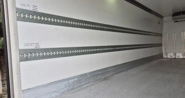 MERCEDES-BENZ MERCEDES-BENZ///ACTROS///2540/// 2017///26000KG///8.15///20 EUROPALET/// CHŁODNIA///CARIER///WINDA///BAR/// OŚ SKRĘTNA///STAN BARDZO DOBRY/// 