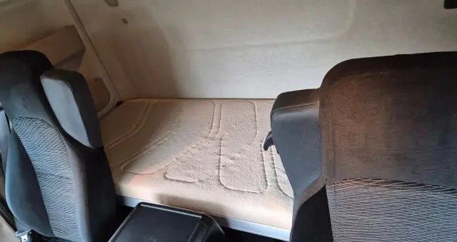 MERCEDES-BENZ MERCEDES-BENZ///ACTROS///2540/// 2017///26000KG///8.15///20 EUROPALET/// CHŁODNIA///CARIER///WINDA///BAR/// OŚ SKRĘTNA///STAN BARDZO DOBRY/// 