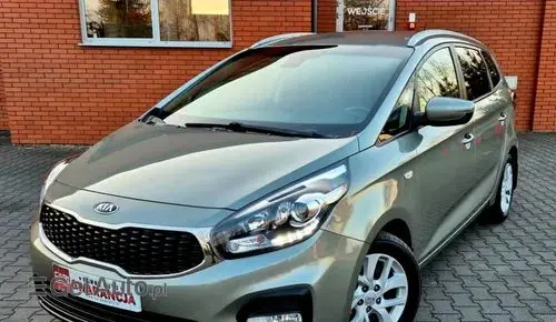 KIA Carens 