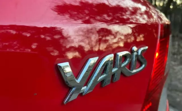 TOYOTA Yaris 