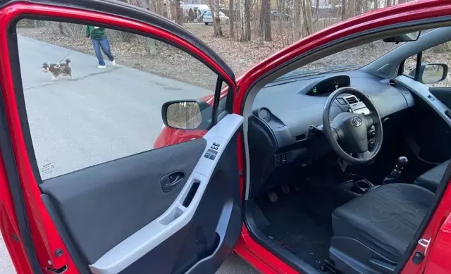 TOYOTA Yaris 