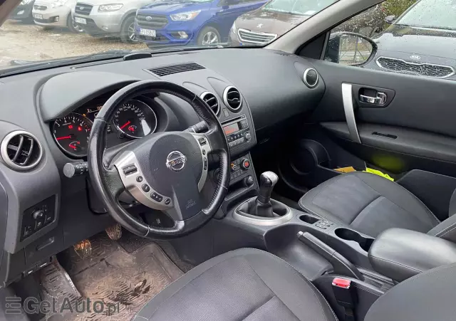 NISSAN Qashqai 1.6 360