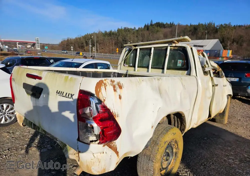 TOYOTA Hilux 