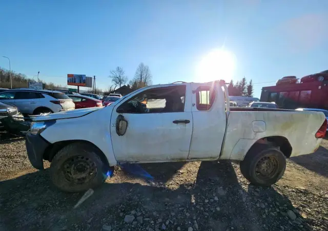 TOYOTA Hilux 