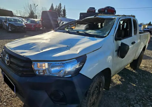 TOYOTA Hilux 