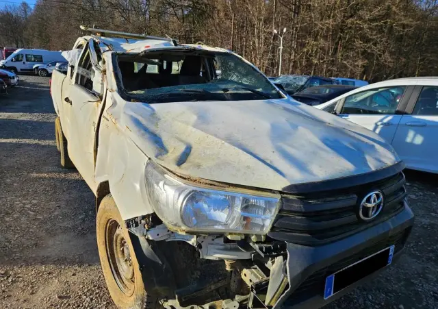 TOYOTA Hilux 