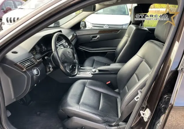 MERCEDES-BENZ Klasa E 200 BlueTEC 7G-TRONIC Elegance