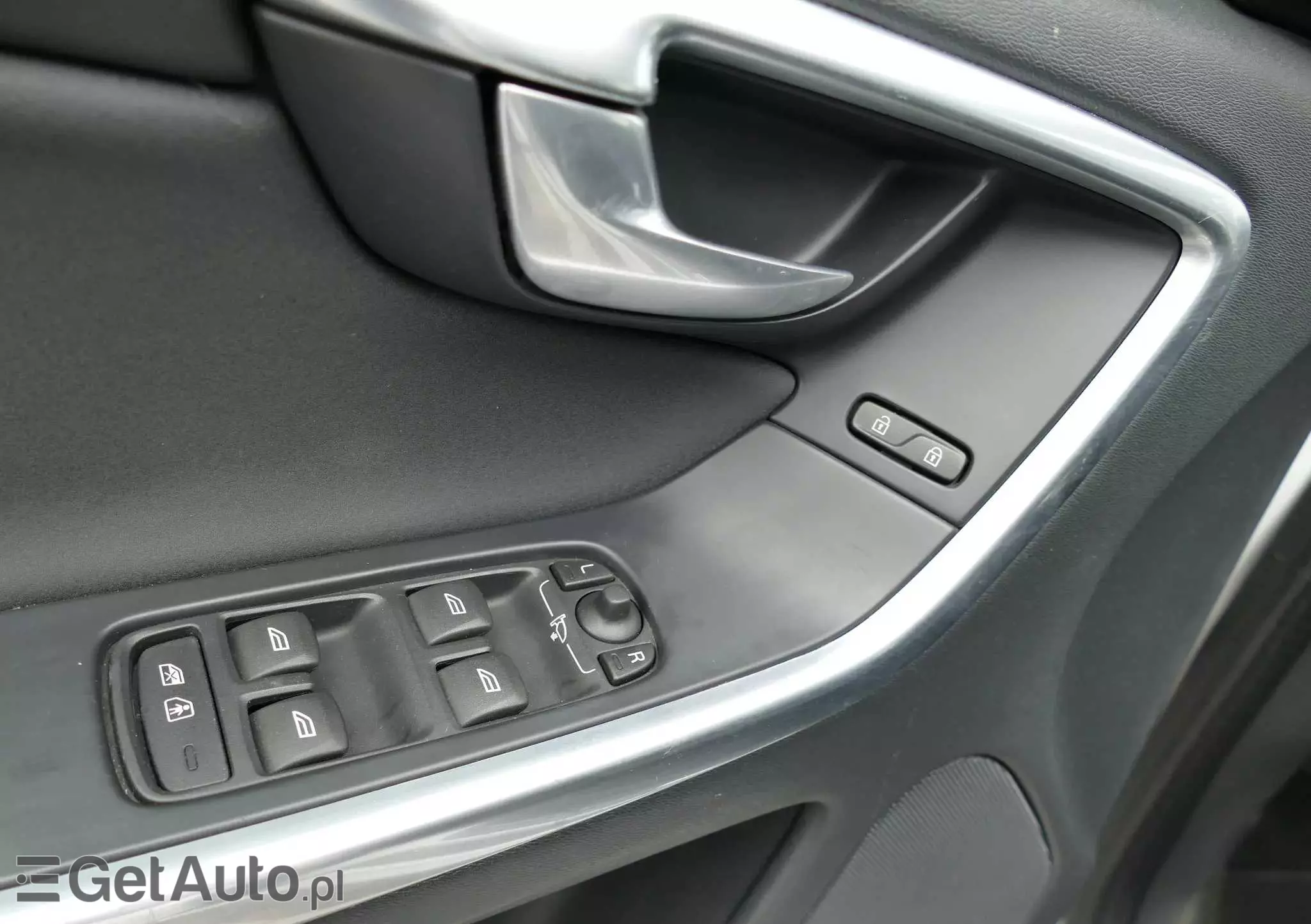 VOLVO XC 60 D4 Geartronic Momentum