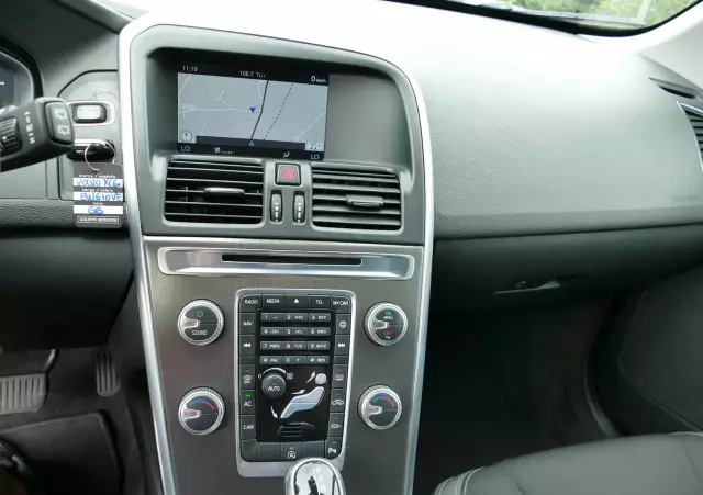 VOLVO XC 60 D4 Geartronic Momentum