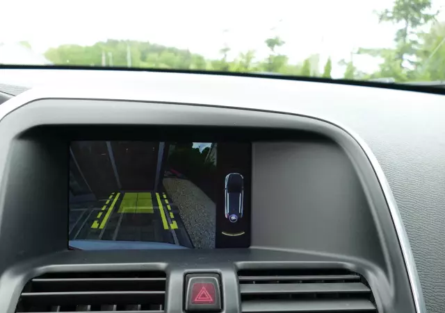 VOLVO XC 60 D4 Geartronic Momentum